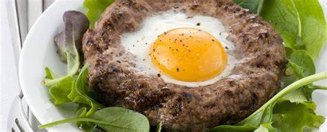 Hamburger al forno con uova