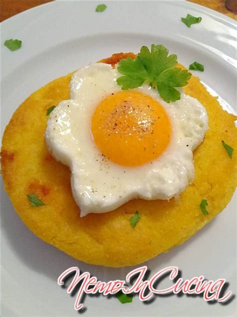 Hamburger con Uovo all'Occhio di Bue