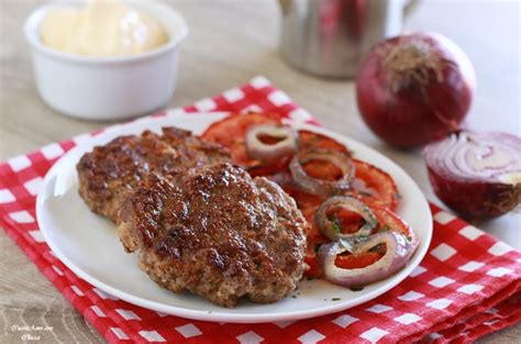 Hamburger con cipolle grigliate