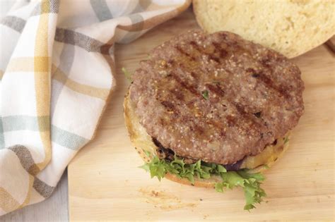 Hamburger di carne fatto in casa