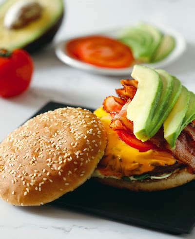 Hamburger di scottona con avocado