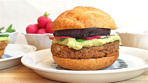Hamburger di tonno con avocado