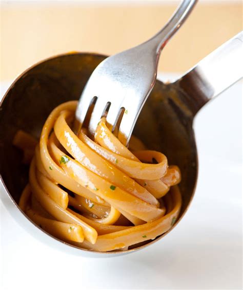 Impiattamento con forchetta e mestolo