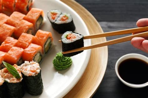 Infografica: Come mangiare il sushi correttamente