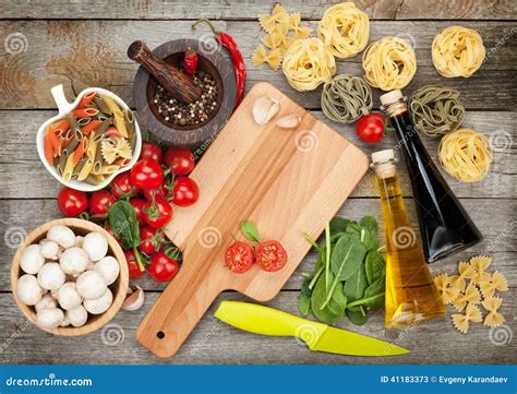 Ingredienti freschi per la pasta