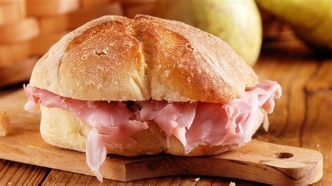 Ingredienti panino al prosciutto