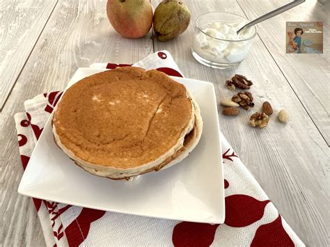 Ingredienti per pancake proteici: farina d'avena, albumi, yogurt greco