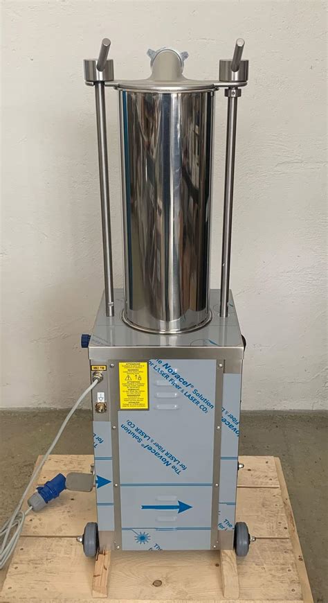 Insaccatrice a orientamento verticale