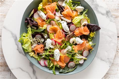 Insalata con Salmone Affumicato e Noci