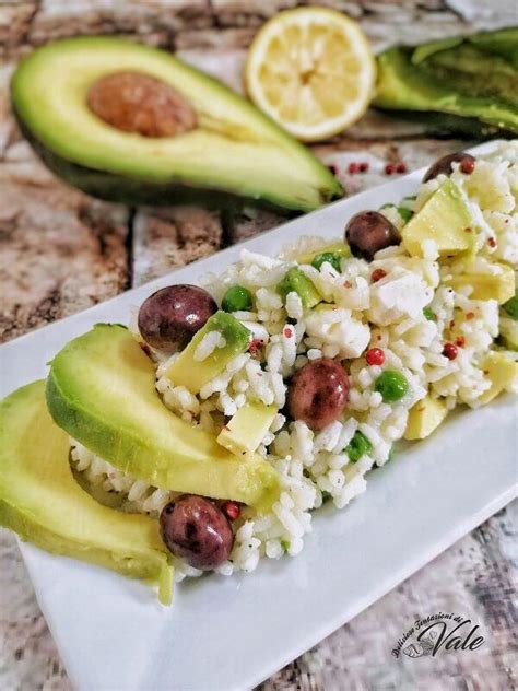 Insalata con riso, avocado e mango
