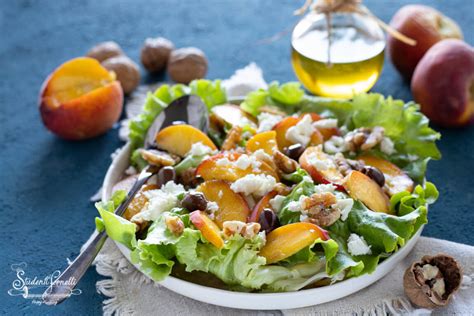 Insalata di Albicocche con Feta e Noci