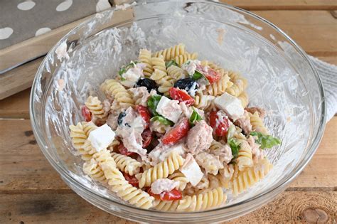 Insalata di Pasta con Feta e Tonno