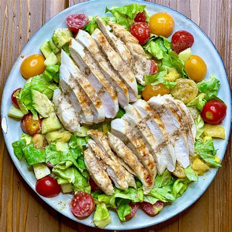 Insalata di Pollo alla Griglia con Parmigiano