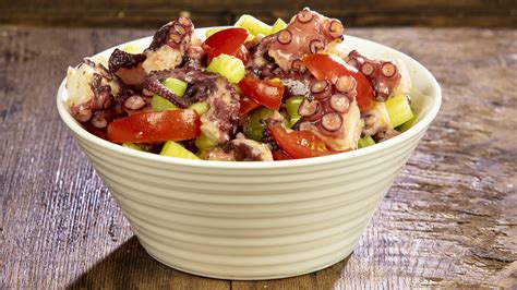 Insalata di Polpo con Sedano e Pomodori