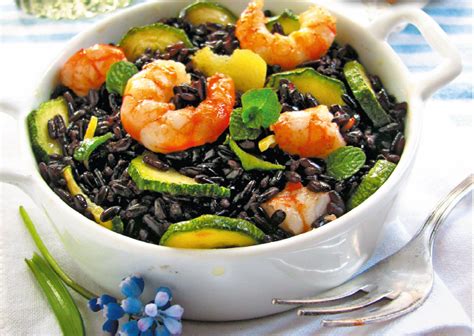 Insalata di Riso Venere con Gamberetti e Zucchine