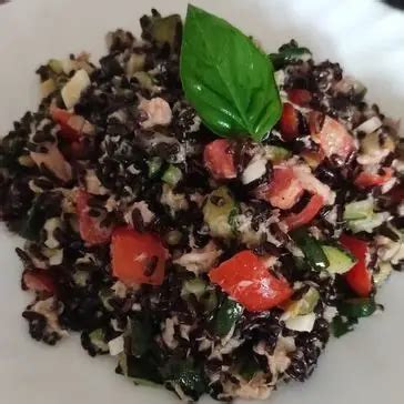 Insalata di Riso Venere con Tonno, Zucchine e Avocado