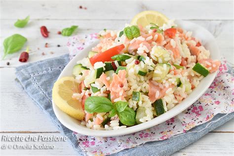 Insalata di Riso con Salmone Affumicato e Pomodorini