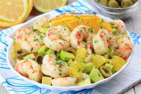 Insalata di arance, gamberi e cipolla rossa