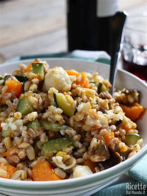 Insalata di cereali con verdure
