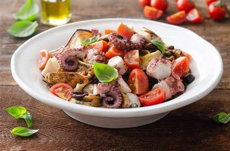 Insalata di cereali e polpo al pesto