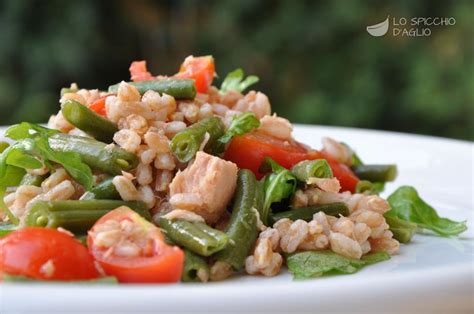 Insalata di farro con tonno e verdure