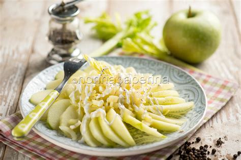 Insalata di mele e sedano