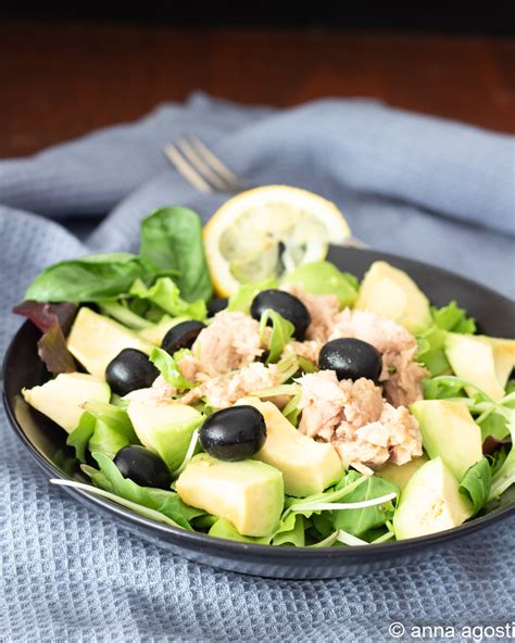 Insalata di patate, tonno e avocado