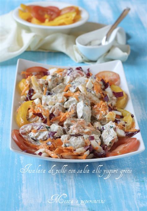 Insalata di pollo con salsa allo yogurt