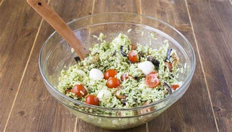 Insalata di riso al pesto