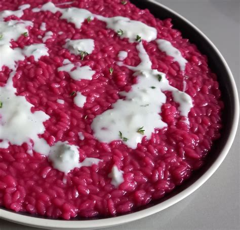 Insalata di riso con pesto e rapa rossa