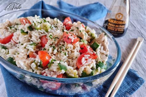 Insalata di riso con pollo e verdure