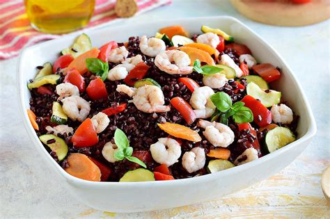 Insalata di riso venere con gamberi