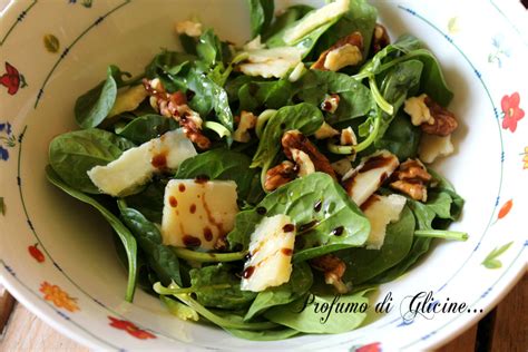 Insalata di spinacini crudi