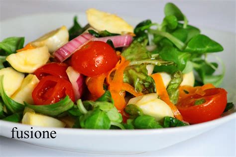Insalata mista con verdure fresche