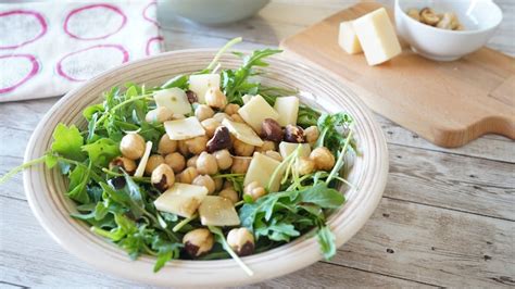 Insalata ricca e nutriente