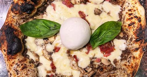 Interno di Rivoluzione Pizza