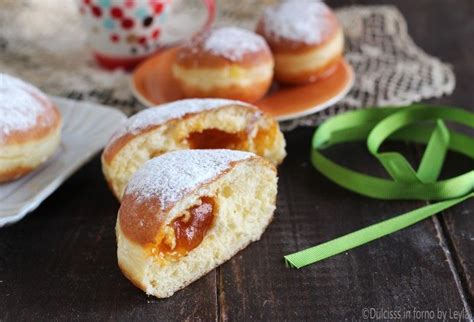 Krapfen alla marmellata ripieni