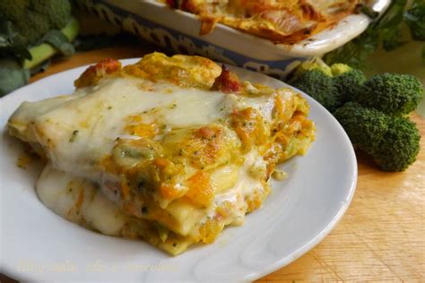 Lasagna con broccoletti e salsiccia