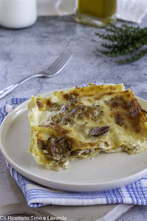 Lasagne bianche con salsiccia e funghi