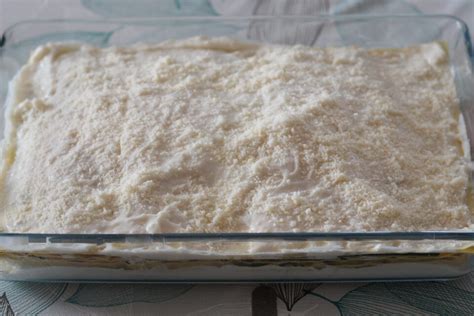 Lasagne bianche cotte e pronte per essere servite
