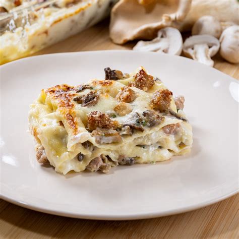 Lasagne con funghi e salsiccia