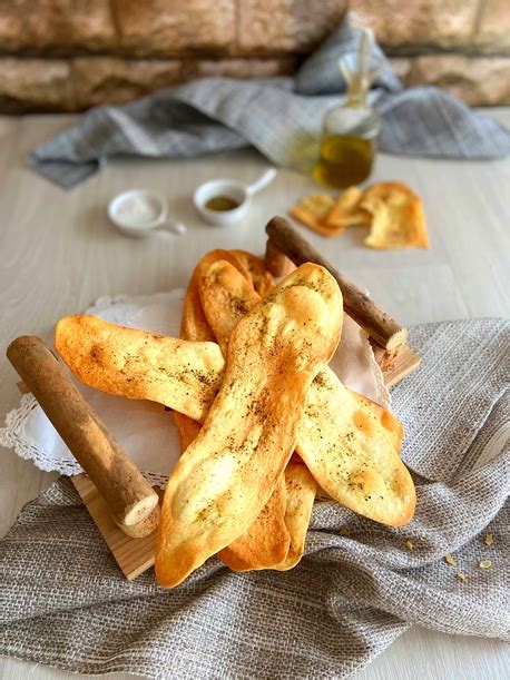 Lingue di suocera con formaggi