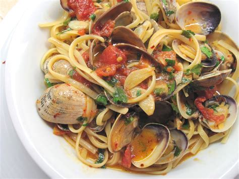 Linguine Vongole e Pomodoro