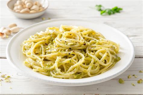 Linguine con Pesto di Pistacchi