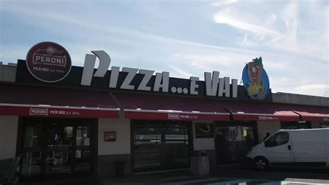 Logo Pizza E Vai