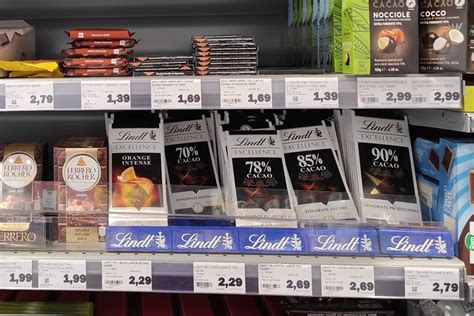 Marche di cioccolato fondente con bassi livelli di metalli pesanti