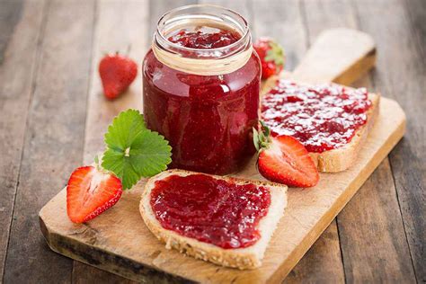 Marmellata di Fragole sul Pane