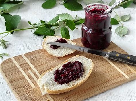Marmellata di More su Pane