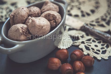 Meringhe alla nocciola