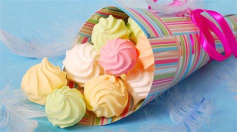 Meringhe di diversi colori